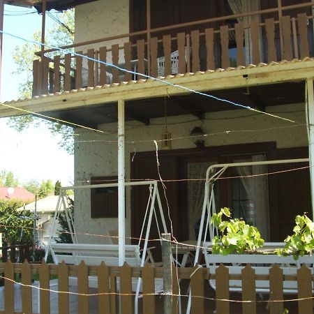 Hotel Agancs Vendeghaz Balatonszárszó Zewnętrze zdjęcie