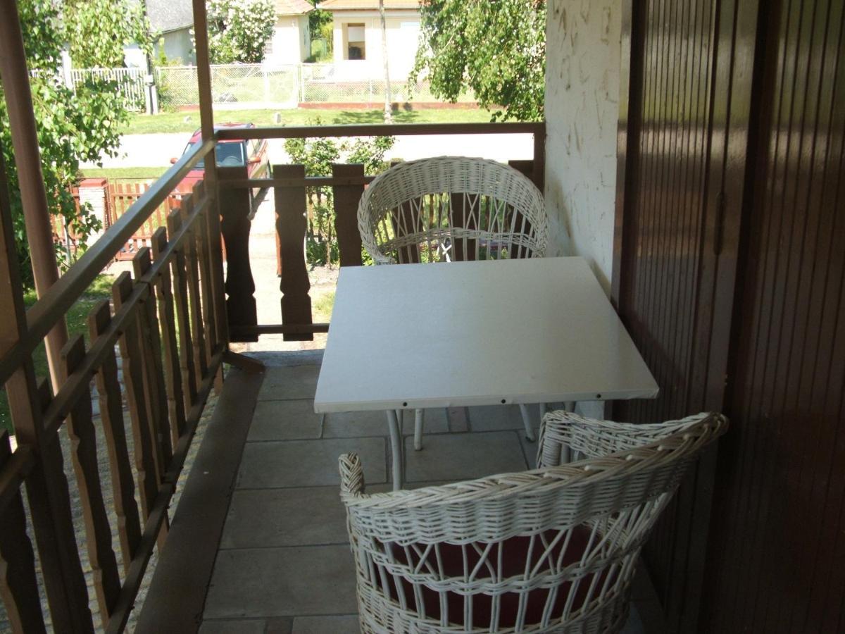 Hotel Agancs Vendeghaz Balatonszárszó Zewnętrze zdjęcie